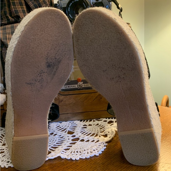 Dolce Vita Platform Sandals - Picture 8 of 11